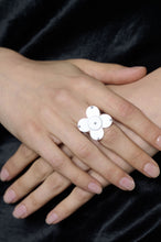 Load image into Gallery viewer, 簇簇Un Nouveau Carillon