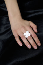 Load image into Gallery viewer, 簇簇Un Nouveau Carillon