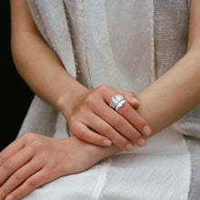 Load image into Gallery viewer, MOTHER SHELL Miao Floating Skirt Ring