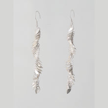 Load image into Gallery viewer, 簇簇Scale Pattern Earrings