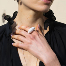 Load image into Gallery viewer, MOTHER SHELL silver ring