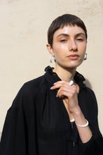 Load image into Gallery viewer, MOTHER SHELL silver earrings