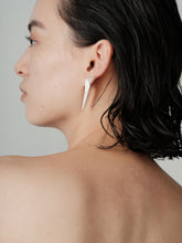 Load image into Gallery viewer, 炽火 Flamme Dansante Filigree Wings Earrings