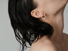 Load image into Gallery viewer, ⼤地LE CONTINENT DOUBLE HOOKS CUFF & EARRINGS