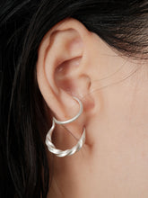 Load image into Gallery viewer, ⼤地LE CONTINENT DOUBLE HOOKS CUFF & EARRINGS