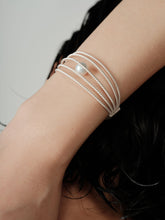 Load image into Gallery viewer, ⼤地LE CONTINENT KNITTED BRACELET WITH FRESH WATER PEARL