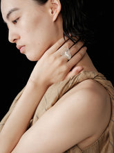 Load image into Gallery viewer, 炽火 Flamme Dansante Filigree Ring With Fresh Water Pearl