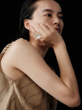 Load image into Gallery viewer, Special Piece To Nadette / Flame Ring with Fresh Water Pearl