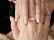 Load image into Gallery viewer, 炽火 Flamme Dansante Filigree Cross Ring