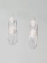 Load image into Gallery viewer, 叠DIE - silver earrings with knitting flower and hanging strings