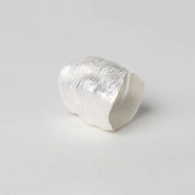 Load image into Gallery viewer, CUNZU Heng gender-neutral curved ring, matte white 99% fine silver