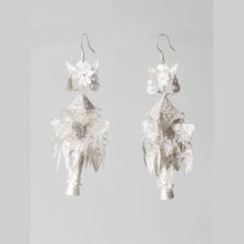 Load image into Gallery viewer, 湛ZHAN(exceptional collection)- sparkling silver earrings with pyramid decoration