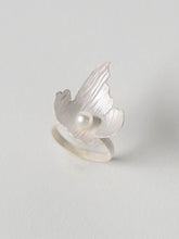 Load image into Gallery viewer, Special Piece To Nadette / Flame Ring with Fresh Water Pearl