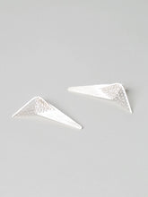 Load image into Gallery viewer, 炽火 Flamme Dansante Filigree Wings Earrings