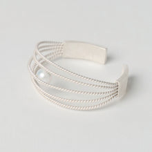 Load image into Gallery viewer, ⼤地LE CONTINENT KNITTED BRACELET WITH FRESH WATER PEARL