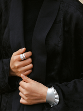 Load image into Gallery viewer, MOTHER SHELL Miao Floating Skirt Ring