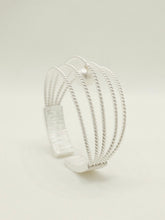 Load image into Gallery viewer, ⼤地LE CONTINENT KNITTED BRACELET WITH FRESH WATER PEARL