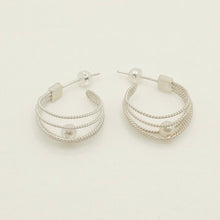 Load image into Gallery viewer, ⼤地LE CONTINENT TWIST SILVER EARRINGS WITH FRESH WATER PEARLS