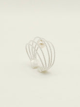 Load image into Gallery viewer, ⼤地LE CONTINENT TWIST SILVER RING WITH FRESH WATER PEARL