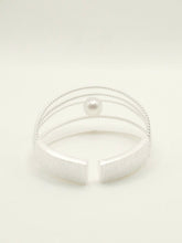 Load image into Gallery viewer, ⼤地LE CONTINENT KNITTED BRACELET WITH FRESH WATER PEARL