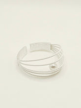 Load image into Gallery viewer, ⼤地LE CONTINENT KNITTED BRACELET WITH FRESH WATER PEARL