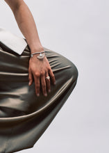 Load image into Gallery viewer, DISTANT HANDS Mini Horsehair Flower Ring