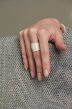 Load image into Gallery viewer, 窝妥WUTUO-  La rencontre