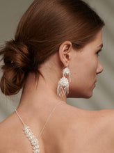 Load image into Gallery viewer, 叠DIE - silver earrings with knitting flower and hanging strings