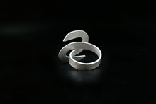 Load image into Gallery viewer, 衡HENG- WUQIONG infinity hammer ring