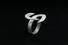 Load image into Gallery viewer, 衡HENG- WUQIONG infinity hammer ring