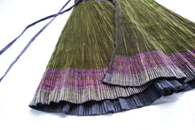 Load image into Gallery viewer, 绣XIU- Vintage Pleated skirt with decorative embroidery border