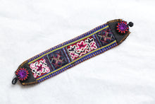 Load image into Gallery viewer, 绣XIU- Folded Silk Appliqué & Knots Bracelet