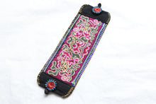 Load image into Gallery viewer, 绣XIU- Folded Silk Appliqué & Knots Bracelet