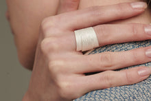 Load image into Gallery viewer, 窝妥WUTUO-  La rencontre