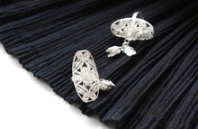 Load image into Gallery viewer, 穗SUI- Knitting silver rings with fish and bloom shaped hangings