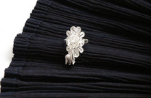 Load image into Gallery viewer, 穗SUI-Flower shaped silver rings with fish and bloom hangings