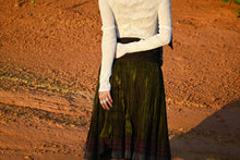 Load image into Gallery viewer, 绣XIU- Vintage Pleated skirt with decorative embroidery border