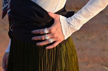 Load image into Gallery viewer, 叠DIE - Knitting silver rings with multiple layers of petals