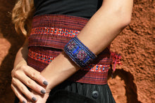 Load image into Gallery viewer, 绣XIU- Folded Silk Appliqué & Knots Bracelet