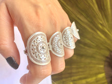 Load image into Gallery viewer, 铜鼓TONGU-Bronze drum and flower pattern silver rings with filigree technique