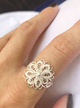 Load image into Gallery viewer, 叠DIE - Knitting silver rings with multiple layers of petals