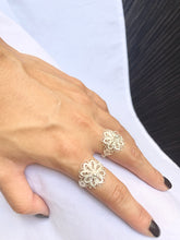 Load image into Gallery viewer, 叠DIE - Knitting silver rings with multiple layers of petals