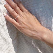 Load image into Gallery viewer, 衡HENG- Gender neutral minimal smooth ring