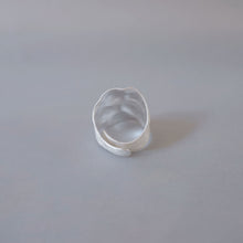 Load image into Gallery viewer, 衡HENG- Gender neutral curved ring