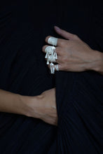 Load image into Gallery viewer, 穗SUI- Handmade silver ring with hangings and hammer pattern