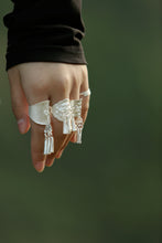 Load image into Gallery viewer, 穗SUI- Handmade silver ring with hangings and hammer pattern