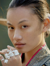 Load image into Gallery viewer, 穗SUI- Handmade silver ring with hangings and hammer pattern