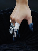 Load image into Gallery viewer, 穗SUI- Handmade silver ring with hangings and hammer pattern
