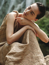 Load image into Gallery viewer, Special Piece To Nadette / Flame Ring with Fresh Water Pearl
