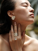 Load image into Gallery viewer, La Source Double WUTUO Earrings
